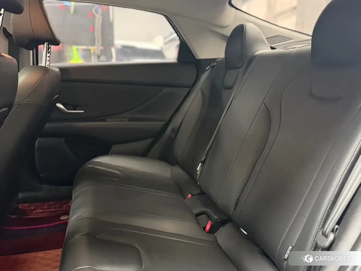Hyundai Elantra 2022 Белый из Китая