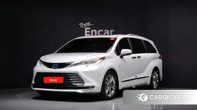 Toyota Sienna 4th Generation 2023 Белый из Кореи