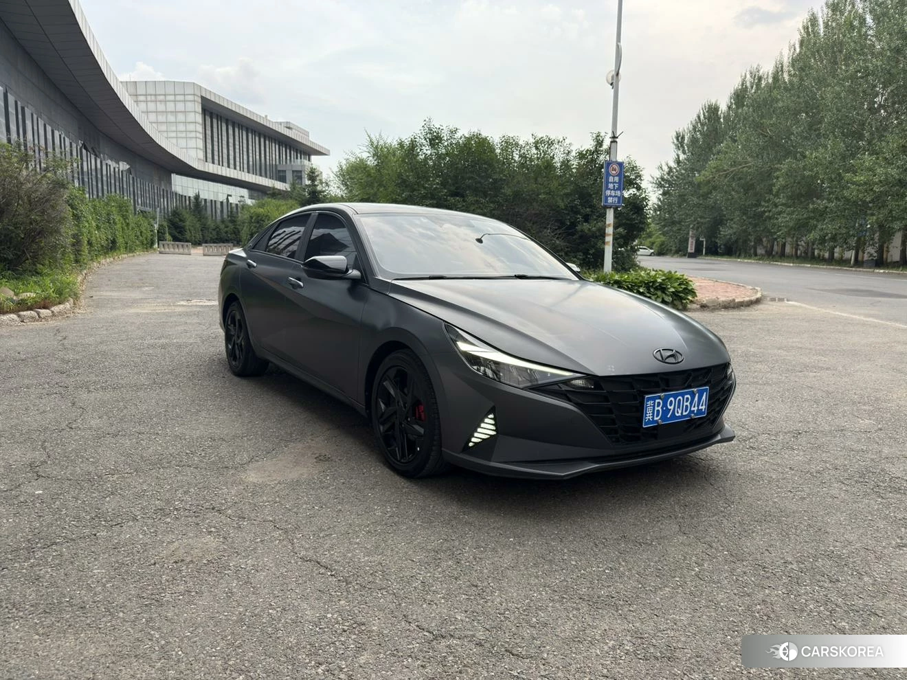 Hyundai Elantra 2022 Темно-серый из Китая