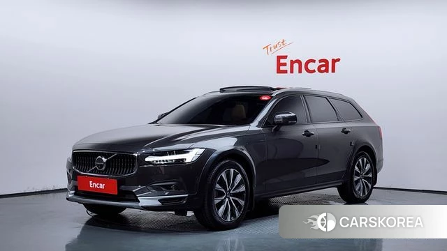 Volvo V90 Cross-Country 2023 Коричневый из Кореи