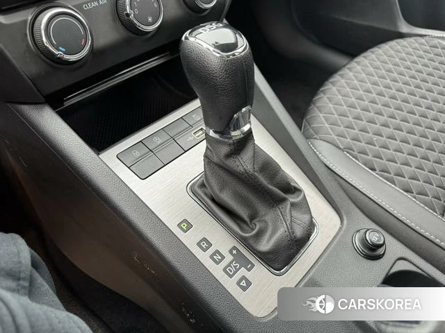 Skoda Octavia 2021 Белый из Китая
