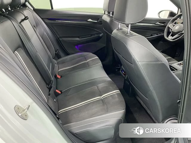 Volkswagen Golf 2023 Белый из Китая