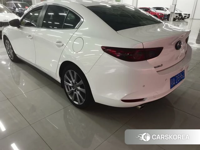 Mazda 3 Angkesaila 2023 Белый из Китая