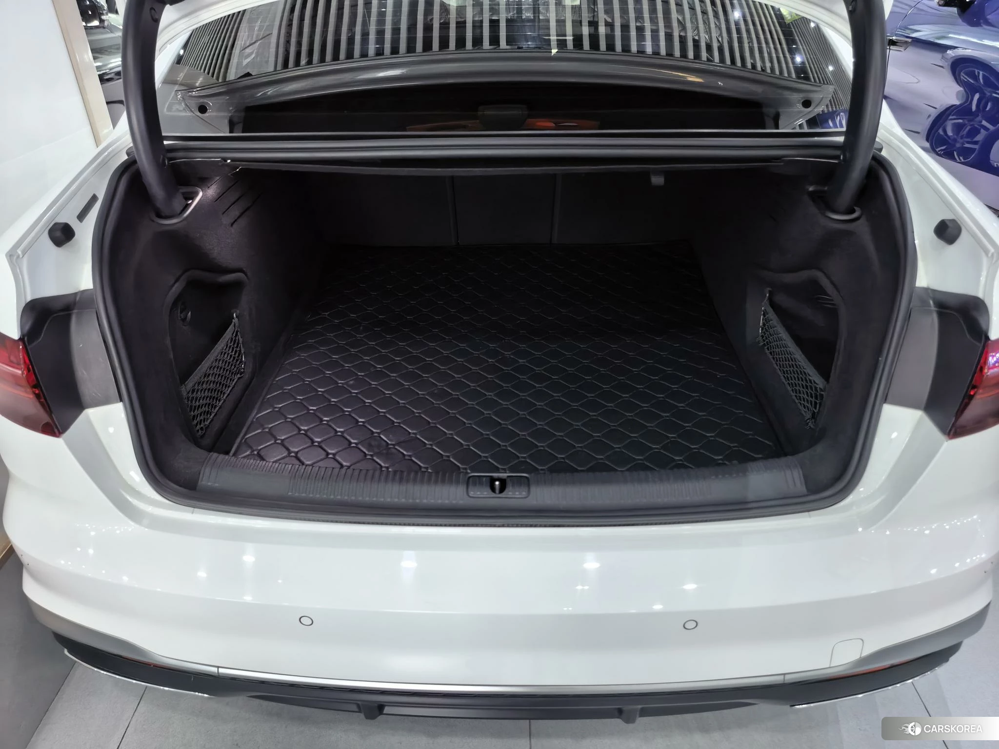 Audi A4L 2020 Белый из Китая