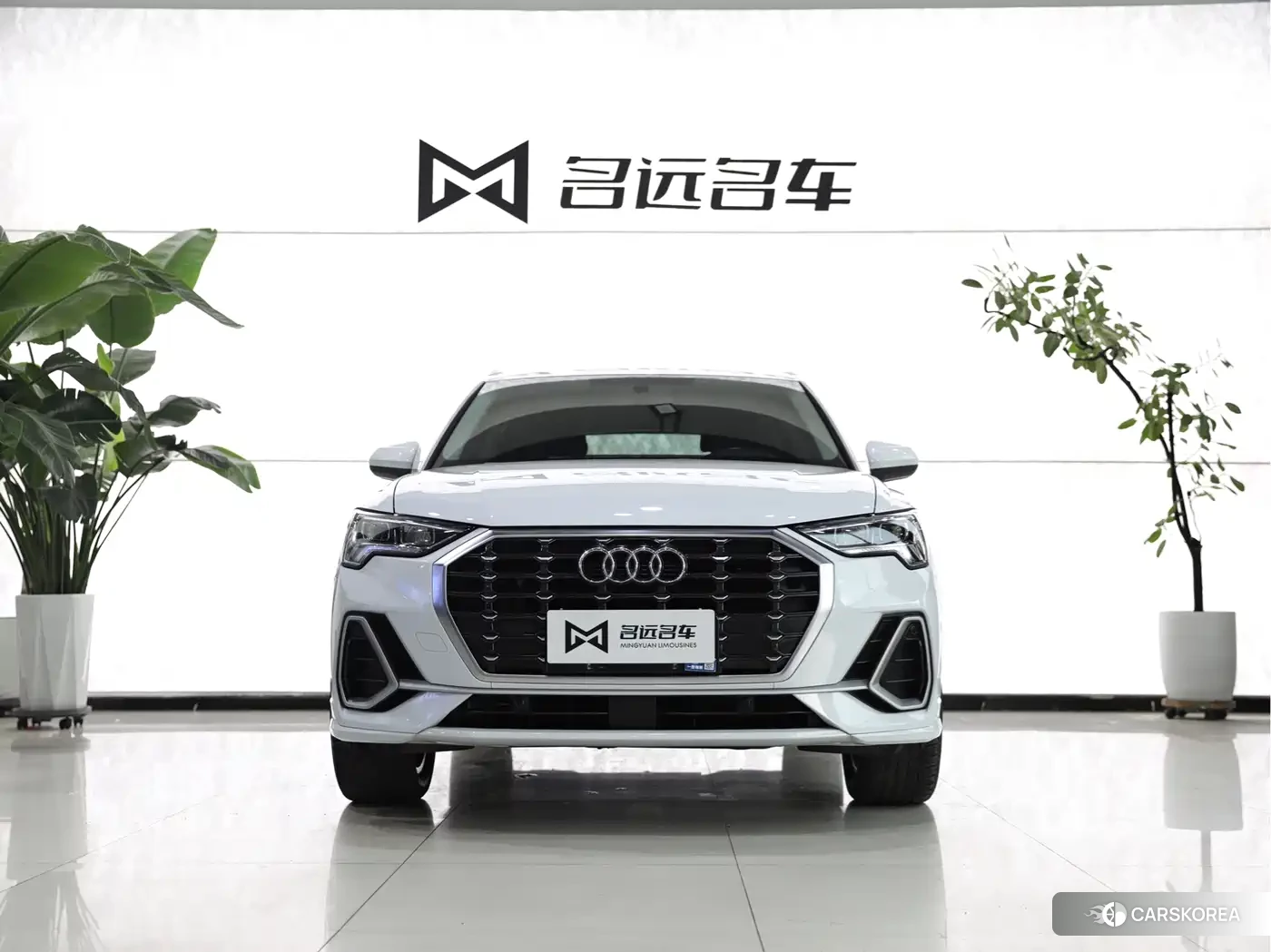 Audi Q3 2022 Белый из Китая