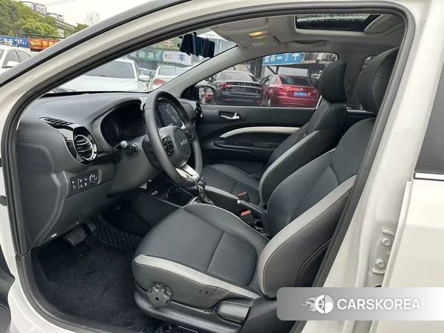 Kia Yi Ran 2024 Белый из Китая