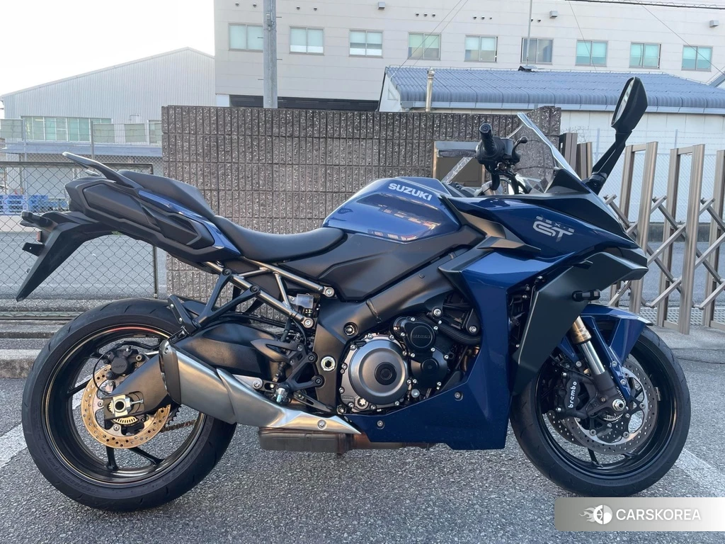 Проданный Suzuki GSX-S1000GT 2023 из Японии
