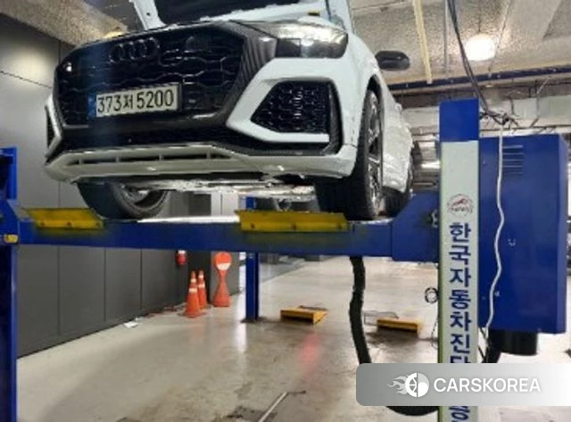 Audi RSQ8 (4M) 2022 Белый из Кореи