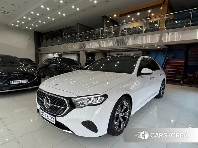 Mercedes-Benz E-Class W214 2025 Белый из Кореи