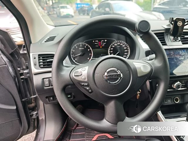 Nissan Xuan Yi 2024 Темно-серый из Китая
