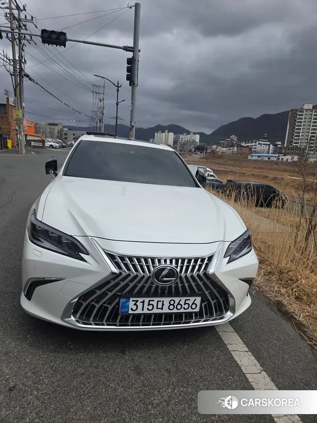 Lexus New ES300h 2025 Белый из Кореи