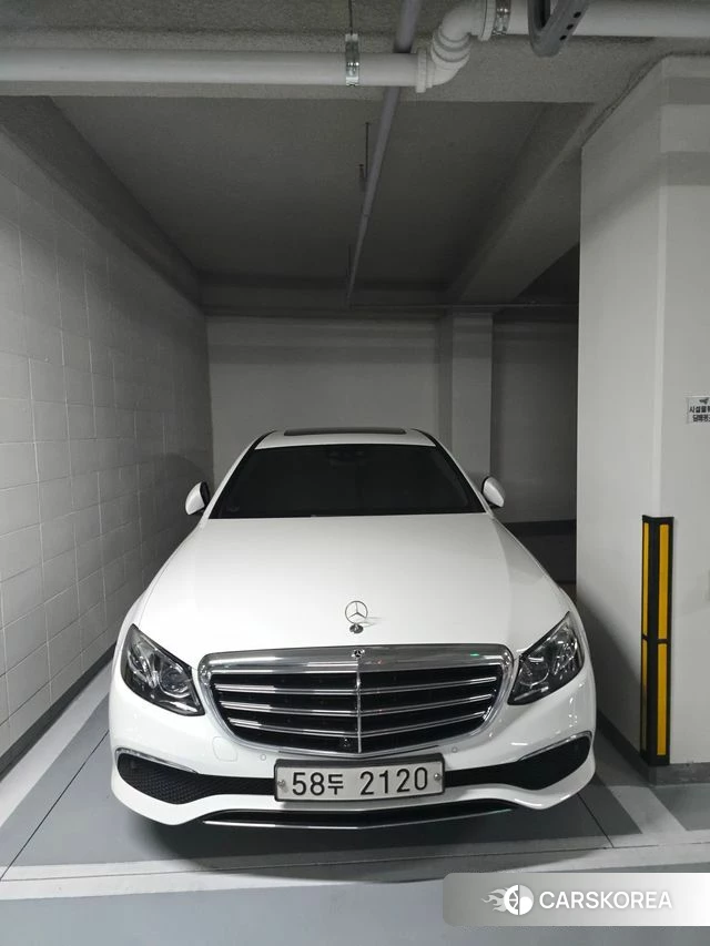 Mercedes-Benz E-Class W213 2018 Белый из Кореи