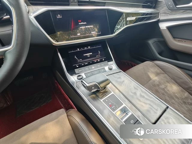 Audi A7L 2022 Черный из Китая