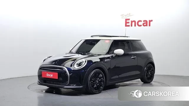 Mini Cooper 2023 Черный из Кореи