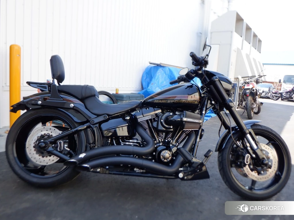 Проданный Harley-Davidson Softail Breakout FXSBSE CVO 2016 из Японии