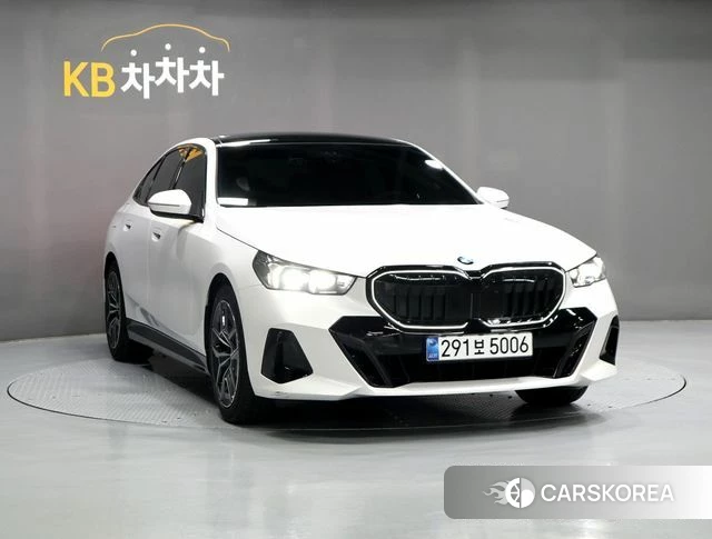 BMW 5 Series (G60) 2025 Белый из Кореи