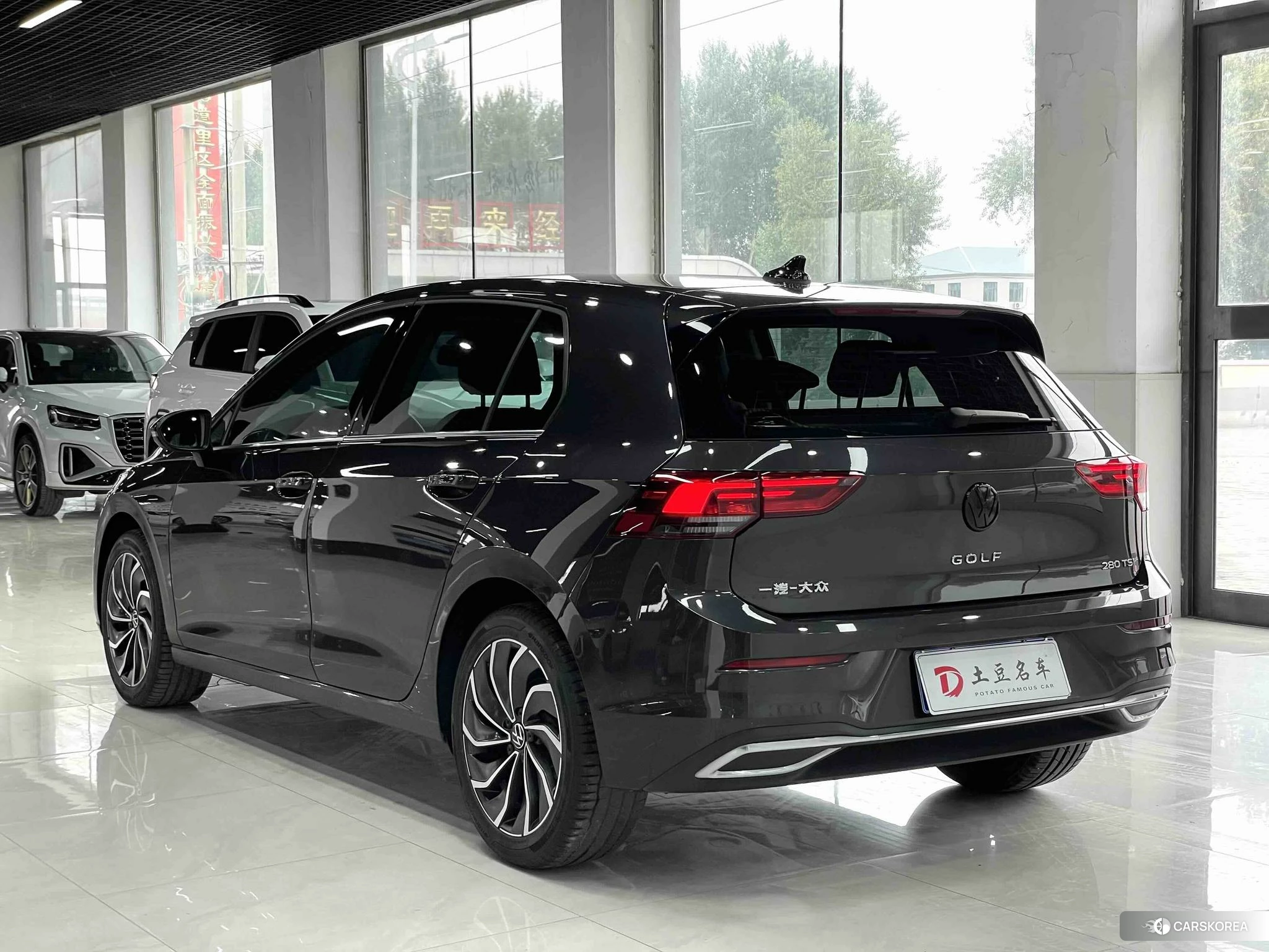 Volkswagen Golf 2022 Черный из Китая