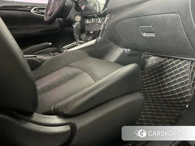 Nissan Xuan Yi 2018 Черный из Китая