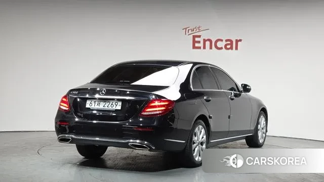 Mercedes-Benz E-Class W213 2018 Черный из Кореи