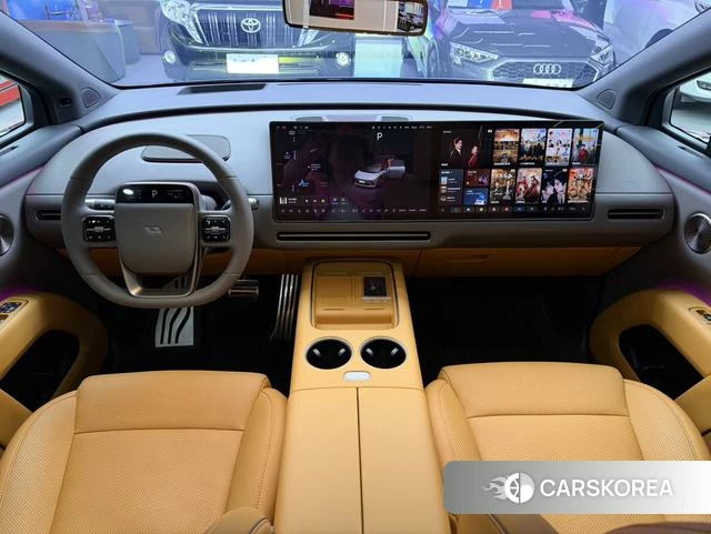 Ideal car Ideal i8 2025 Серебристо-серый из Китая
