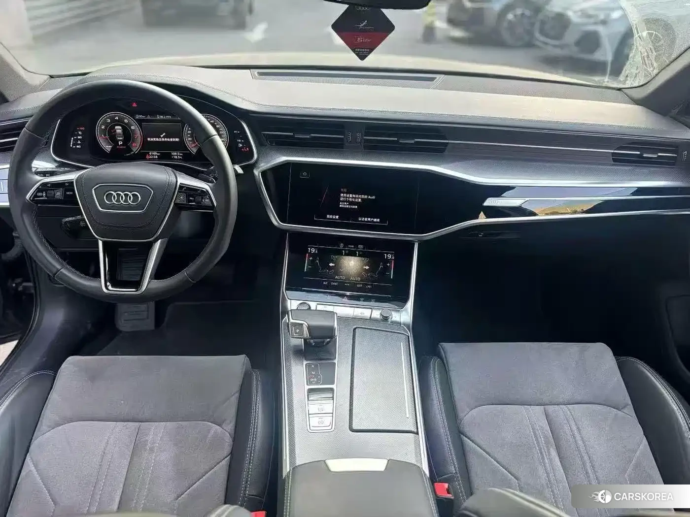 Audi A6L 2024 Silver/gray из Китая