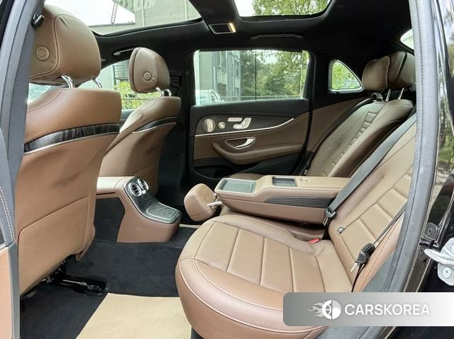 Mercedes-Benz E-class 2021 Черный из Китая