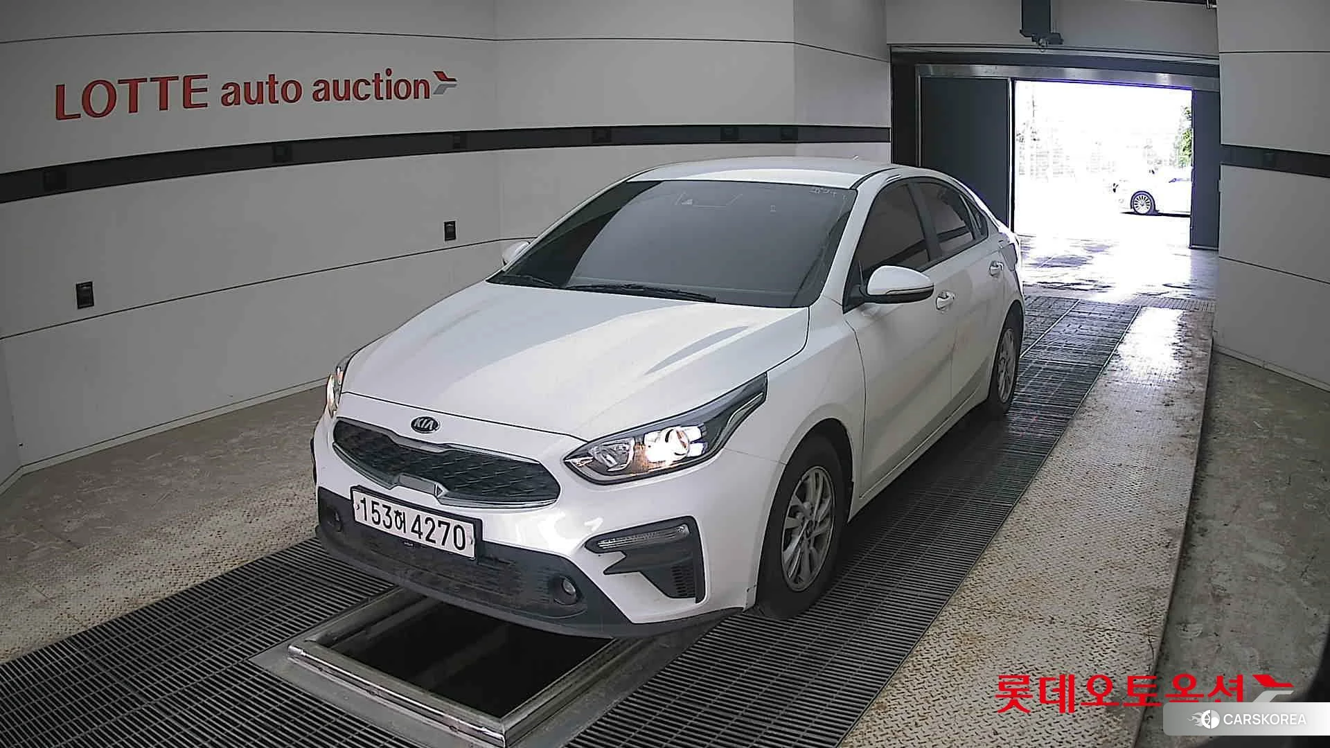 Kia K3 2021 Snow White Pearl из Кореи