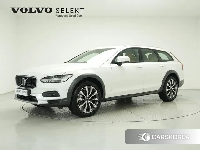 Volvo V90 Cross-Country 2024 Белый из Кореи
