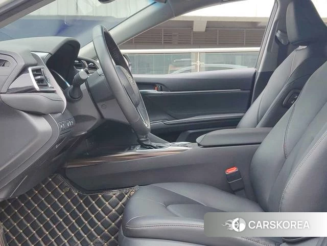 Toyota Camry 2021 Белый из Китая