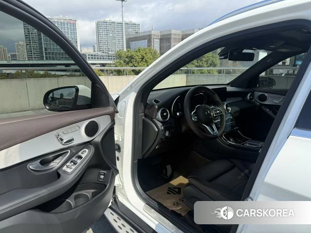 Mercedes-Benz GLC 2022 Белый из Китая