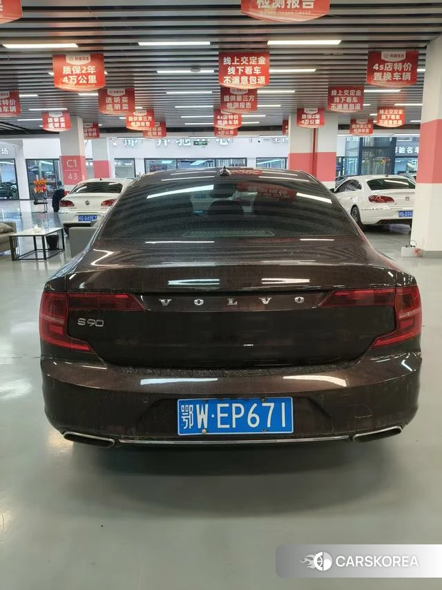 Volvo S90 2018 Коричневый из Китая