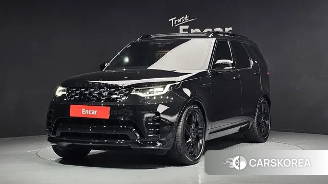 Land Rover Discovery 5 2024 Черный из Кореи