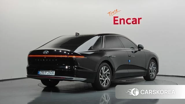 Hyundai Grandeur (GN7) 2023 Черный из Кореи