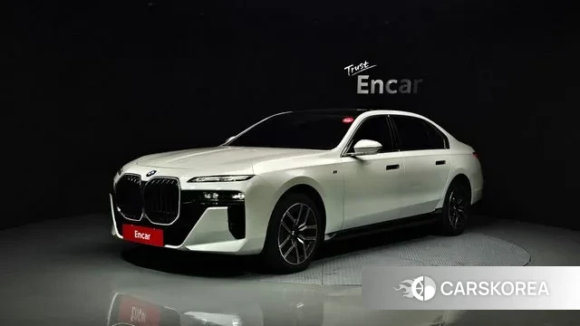BMW 7 Series (G70) 2024 Белый из Кореи
