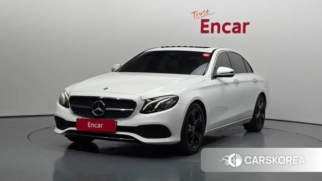 Mercedes-Benz E-Class W213 2018 Белый из Кореи
