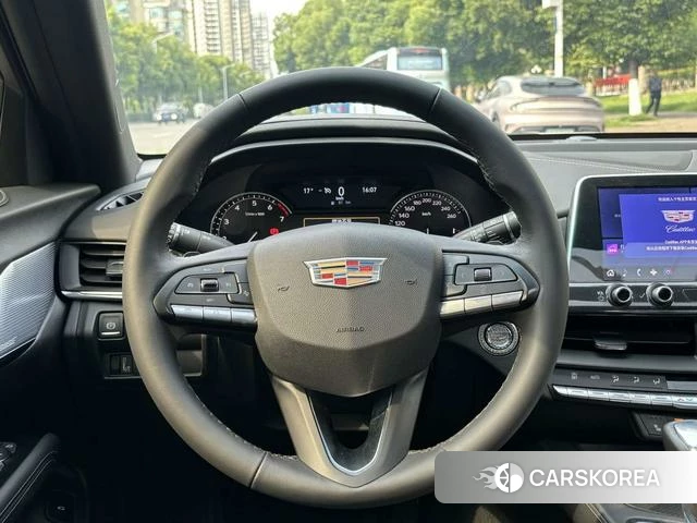 Cadillac CT4 2024 Белый из Китая