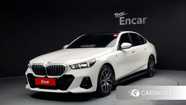 BMW 5 Series (G60) 2023 Белый из Кореи