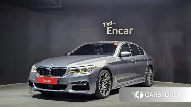 BMW 5 Series (G30) 2018 Серебристо-серый из Кореи