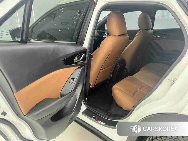 Mazda CX-4 2023 Белый из Китая