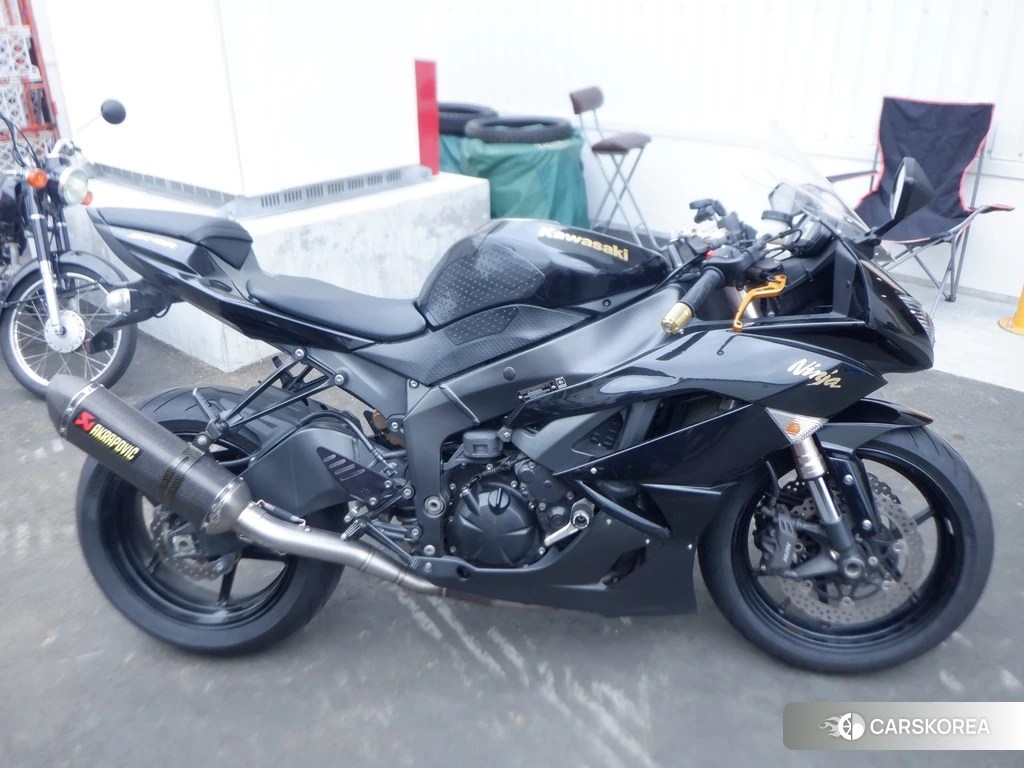 Проданный Kawasaki NINJA ZX-6R 2010 из Японии