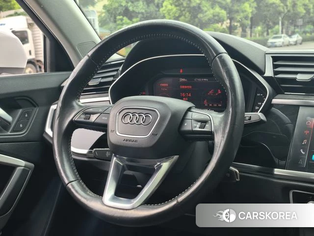 Audi Q3 2022 Белый из Китая