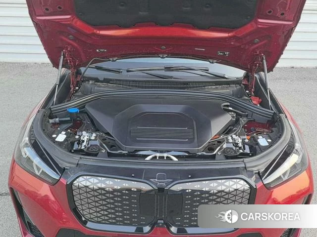 BMW iX1 2026 Красный из Китая