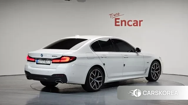 BMW 5 Series (G30) 2022 Белый из Кореи