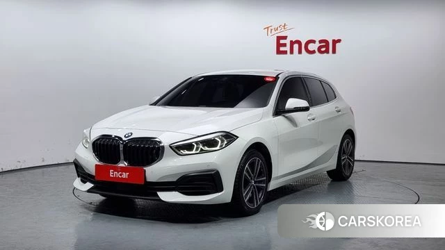 BMW 1 Series (F40) 2021 Белый из Кореи