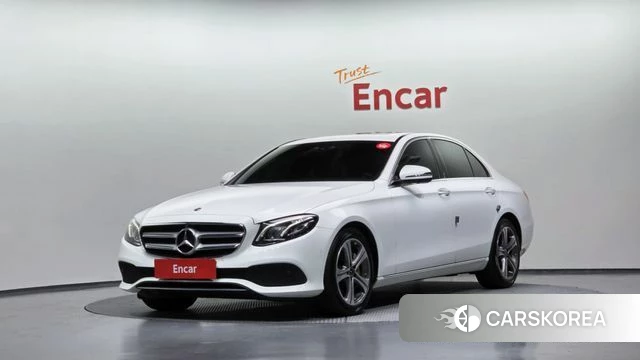 Mercedes-Benz E-Class W213 2018 Белый из Кореи