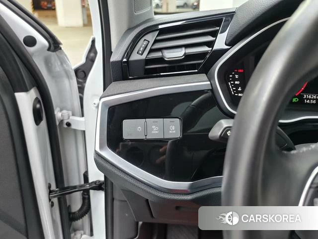 Audi Q3 2023 Белый из Китая