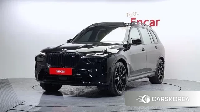 BMW X7 (G07) 2023 Черный из Кореи