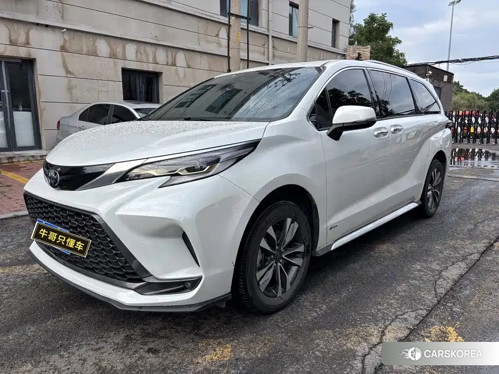 Toyota Granvia 2024 Белый из Китая
