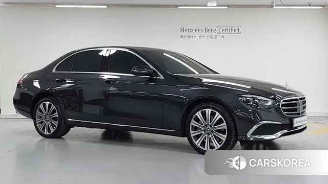 Mercedes-Benz E-Class W213 2022 Серый из Кореи