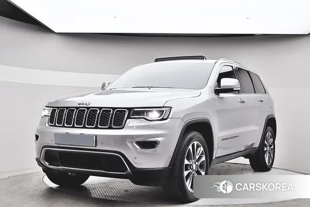 Jeep Grand Cherokee 2018 Серебряный из Кореи
